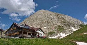  Kaiserjochhaus mit Griesskopf